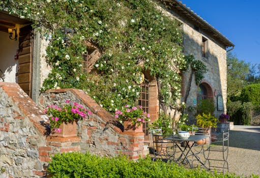 Tuscan Villas With Stone Pavilions for Picnics in the Vines